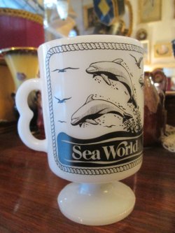 画像2: ●Sea World Mug アメリカ水族館1980年　アド物ミルクガラスマグカップ