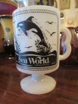 画像: ●Sea World Mug アメリカ水族館1980年　アド物ミルクガラスマグカップ