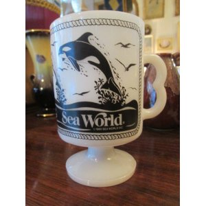 画像: ●Sea World Mug アメリカ水族館1980年　アド物ミルクガラスマグカップ