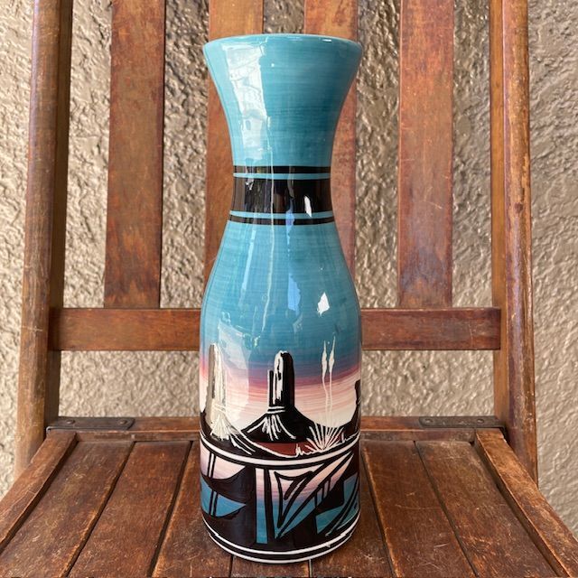 画像1: 貴重！アリゾナ州ナバホ族ヴィンテージ　ネイティブアメリカン　モニュメントバレー　ハンドペイント花瓶　インディアンプエブロ雑貨アンティーク